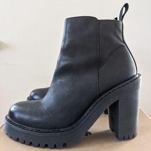 MAGDALENA LEATHER HEELED CHELSEA BOOTS